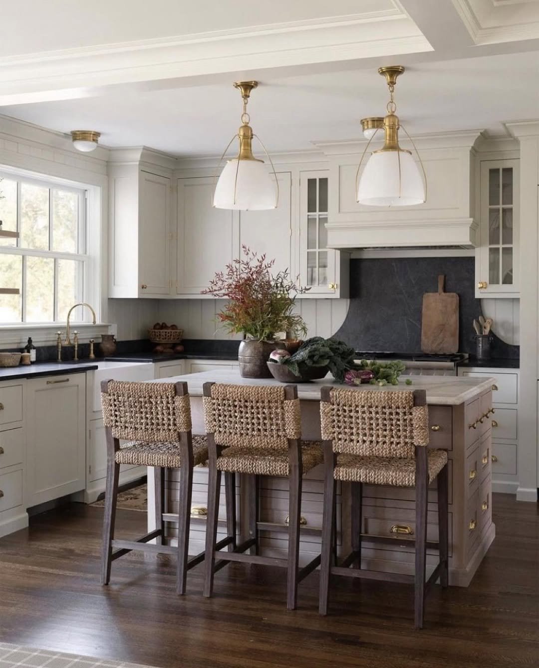 Elegant Farmhouse Kitchen